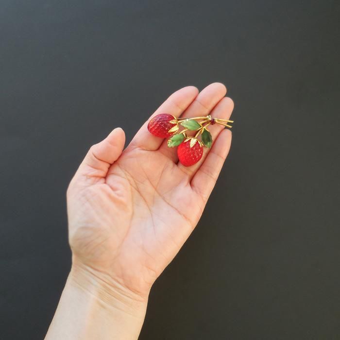 AUSTRIA（オーストリア）☆レッドストロベリー フルーツガラス 真っ赤