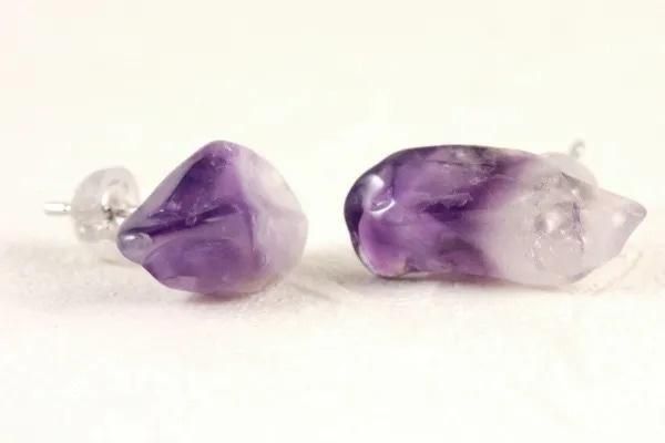 ドッグティースアメジスト スタッドピアス｜天然石ピアス 通販 キラリ石