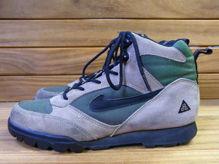 NIKE,90s,MADE IN indonesia,CALDERA,vintage,acg,US8,5,USED