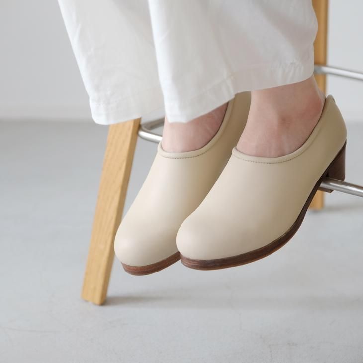 hcubuch (フーブ) | はまぐりがた/ヒールサボシューズ (kinari) size