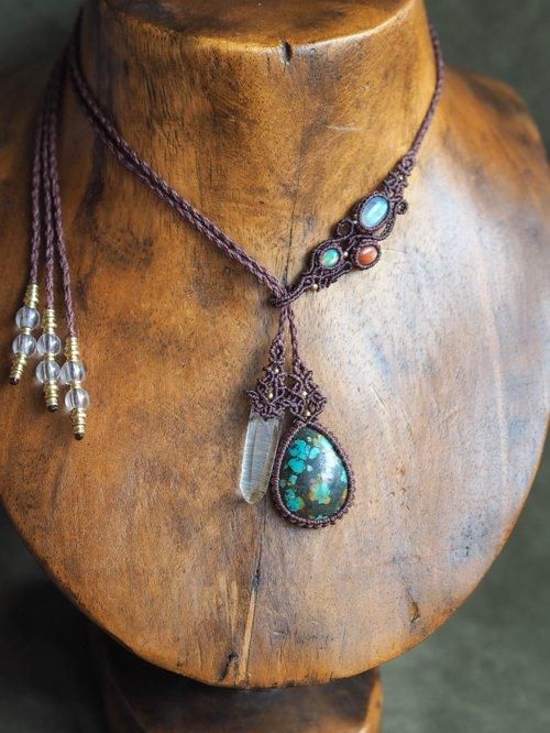 マクラメ編みネックレス ターコイズ＆ヒマラヤ水晶（インド・ヒマラヤ