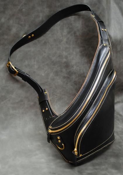ワンショルダーバッグ レザーバッグ - レザーバッグ・ヒップバッグ