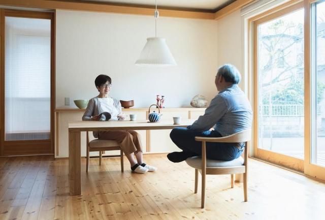 あぐらのかける男の椅子｜低座椅子