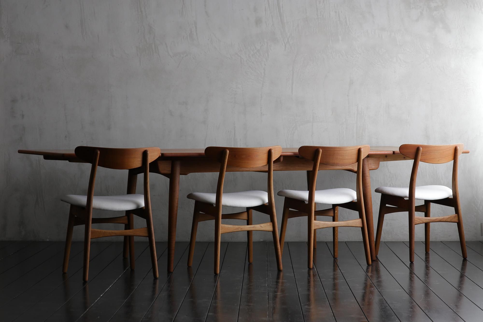 Table Hans J Wegner - HIKE