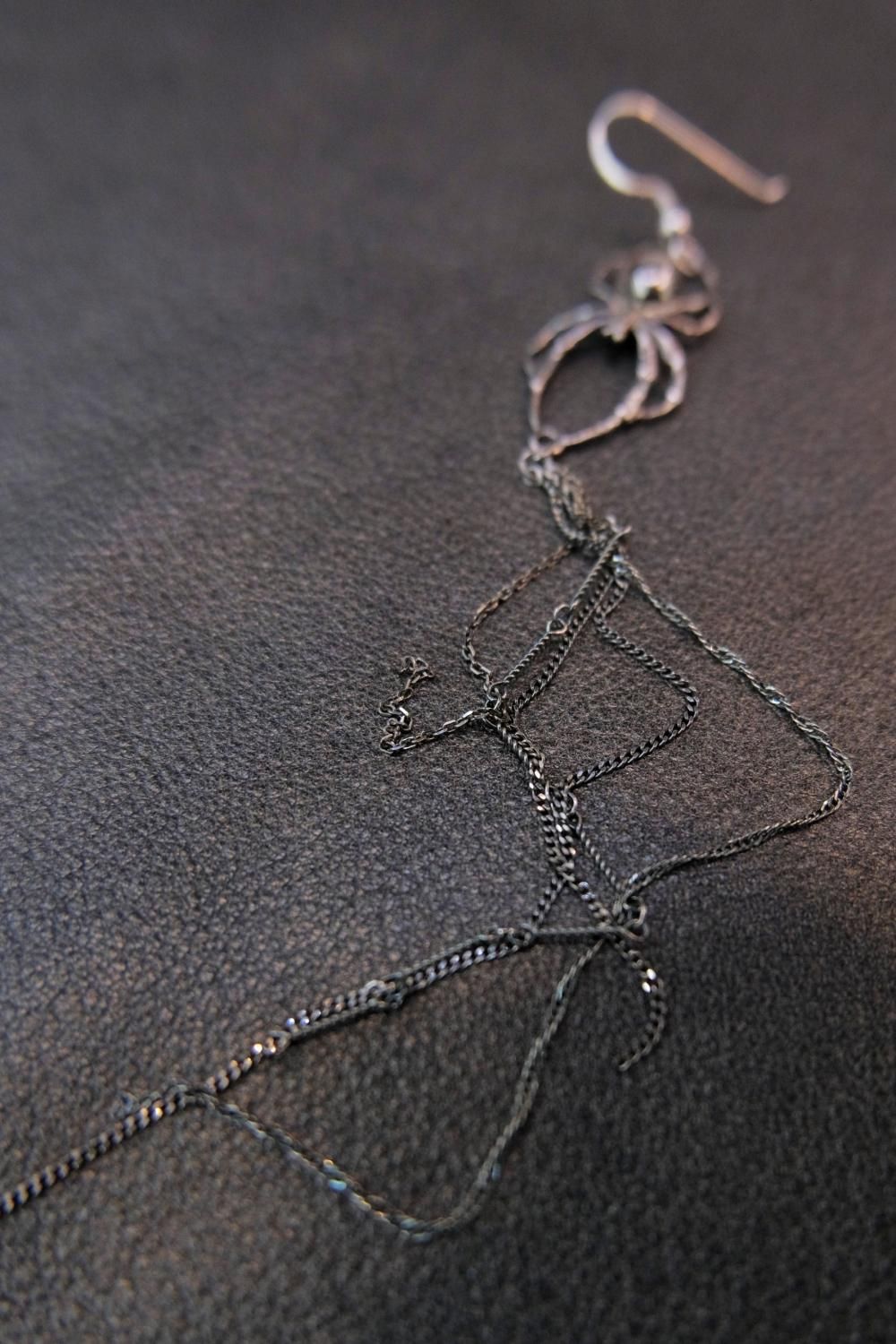 gunda [ガンダ] NOTE PIERCE＜スパイダーピアス＞ SILVER