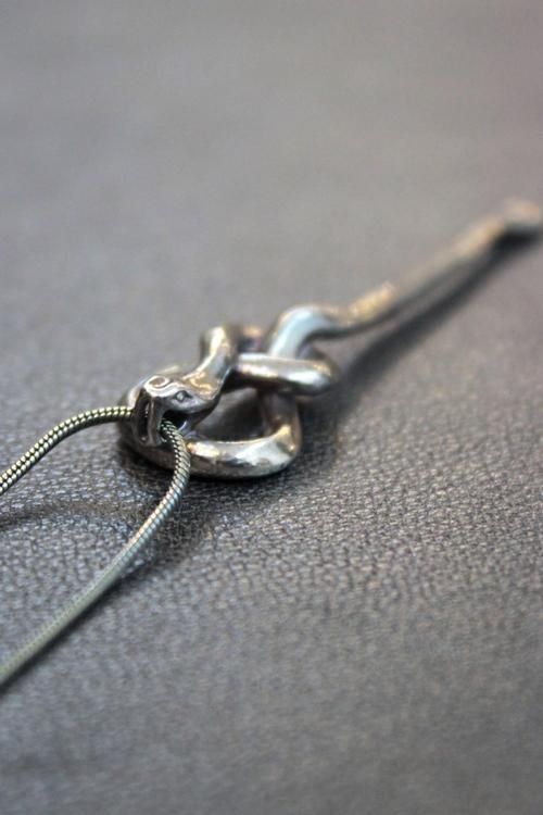 L'Arc～en～Ciel hyde氏着用] gunda [ガンダ] STEALTH NECKLACE