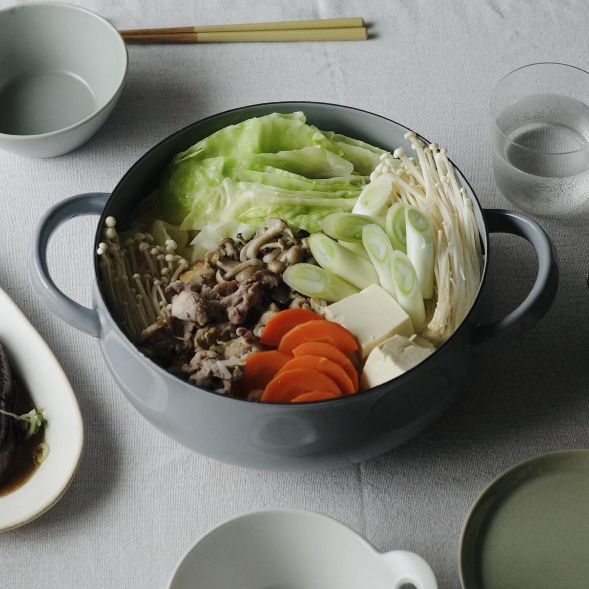 LUKE 浅型キャセロール 25cm | グレー - Anchor Bridge アンカー