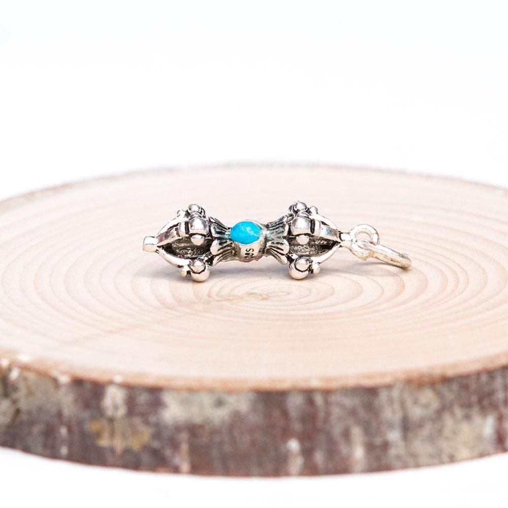 チベット密教仏具】ドルジェ（金剛杵）モチーフのペンダントトップ｜旅