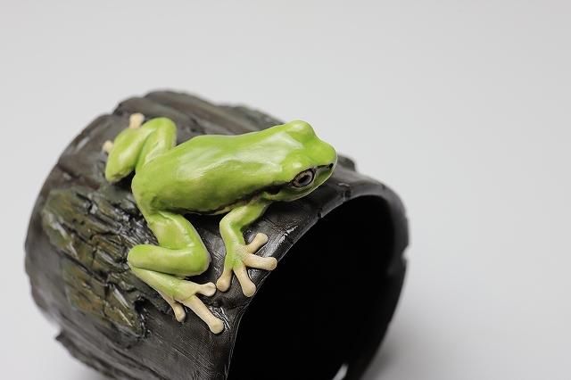 腰越祐貴 「 アマガエルと樹皮のようなぐい呑 」 酒器 - レトロ