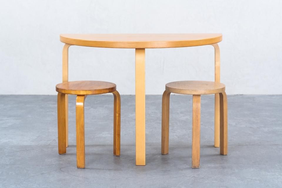 Alvar Aalto 半円テーブル アッシュ | 北欧家具 haluta (ハルタ)