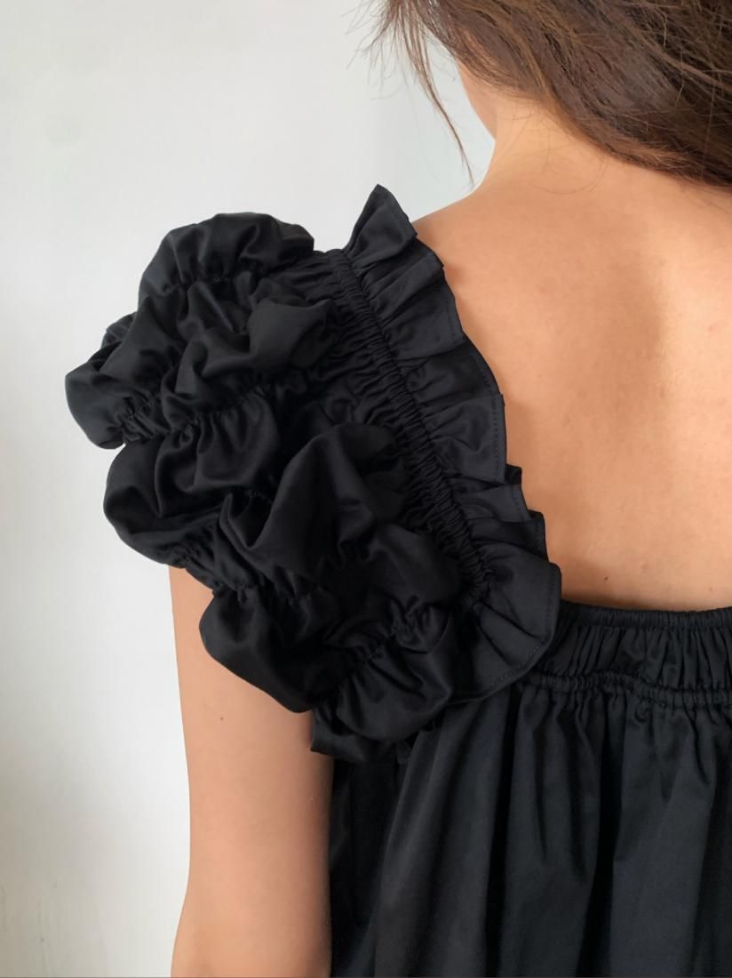 50% OFF】GATHER SHOULDER FRILL TOPS - BIRTHDAY BASH