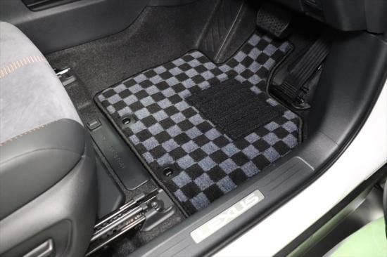 レクサス【LBX】用フロアマット1台分 - 長野県松本市のカー