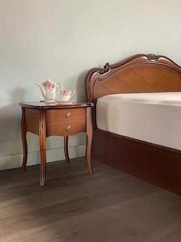 Continue 【カンティーニュ・ナイトテーブル（2タイプ）c