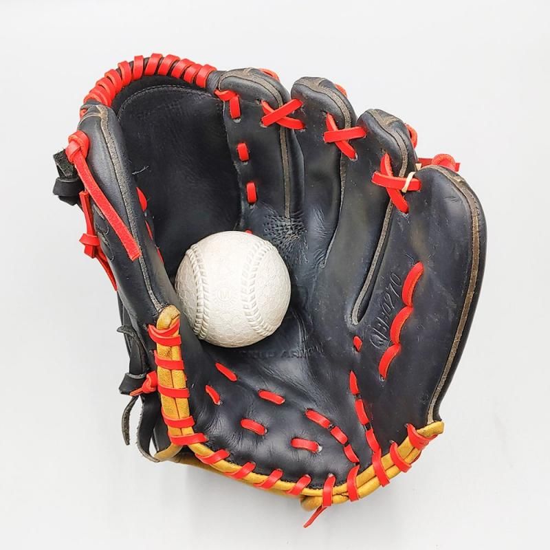 全紐交換済み】 アンダーアーマー 軟式グローブ / 投手用 型付け済み