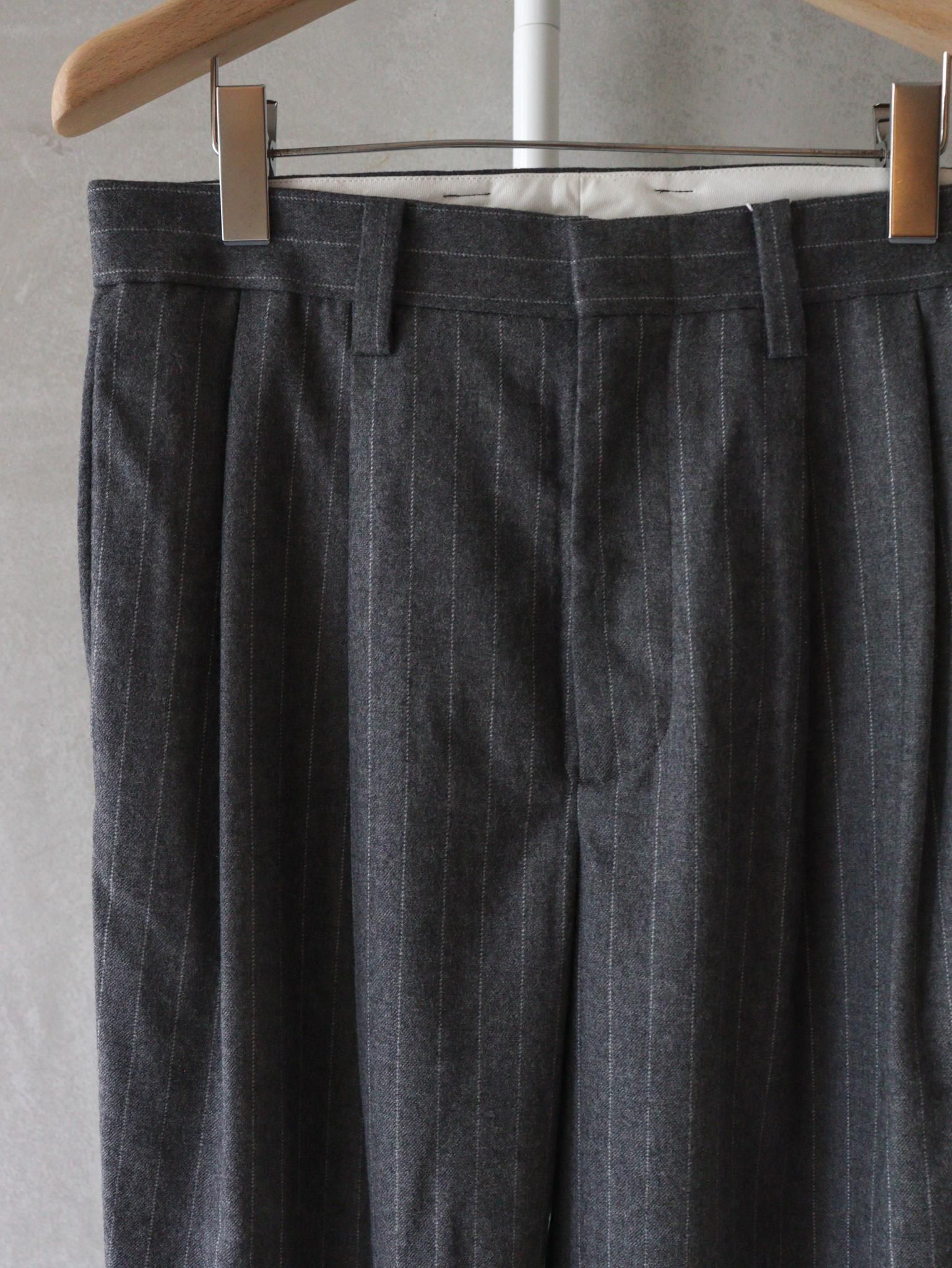 UNIVERSAL PRODUCTS.(ユニバーサルプロダクツ) WOOL 2TUCK TROUSERS