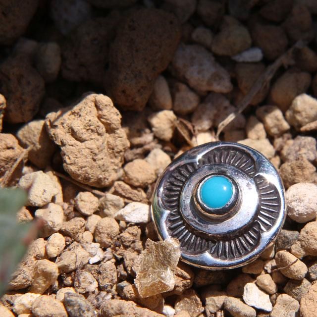 シルバー925 ミニ ラウンド フラワーモチーフ シルバーコンチョボタン