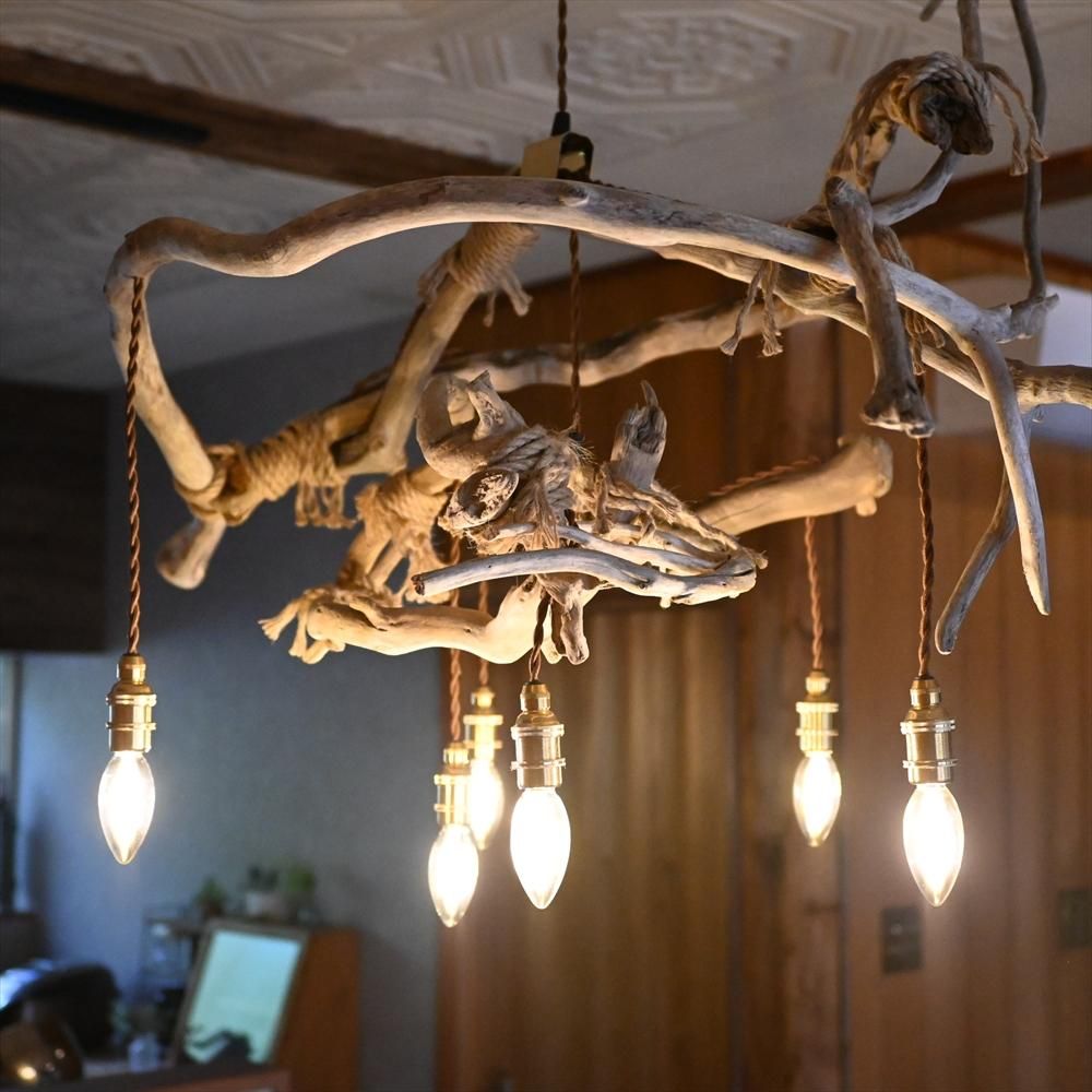 流木が絡んだインパクトがあるペンダントライト | 6灯772｜おしゃれ