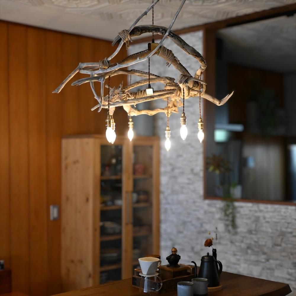 流木が絡んだインパクトがあるペンダントライト | 6灯772｜おしゃれ