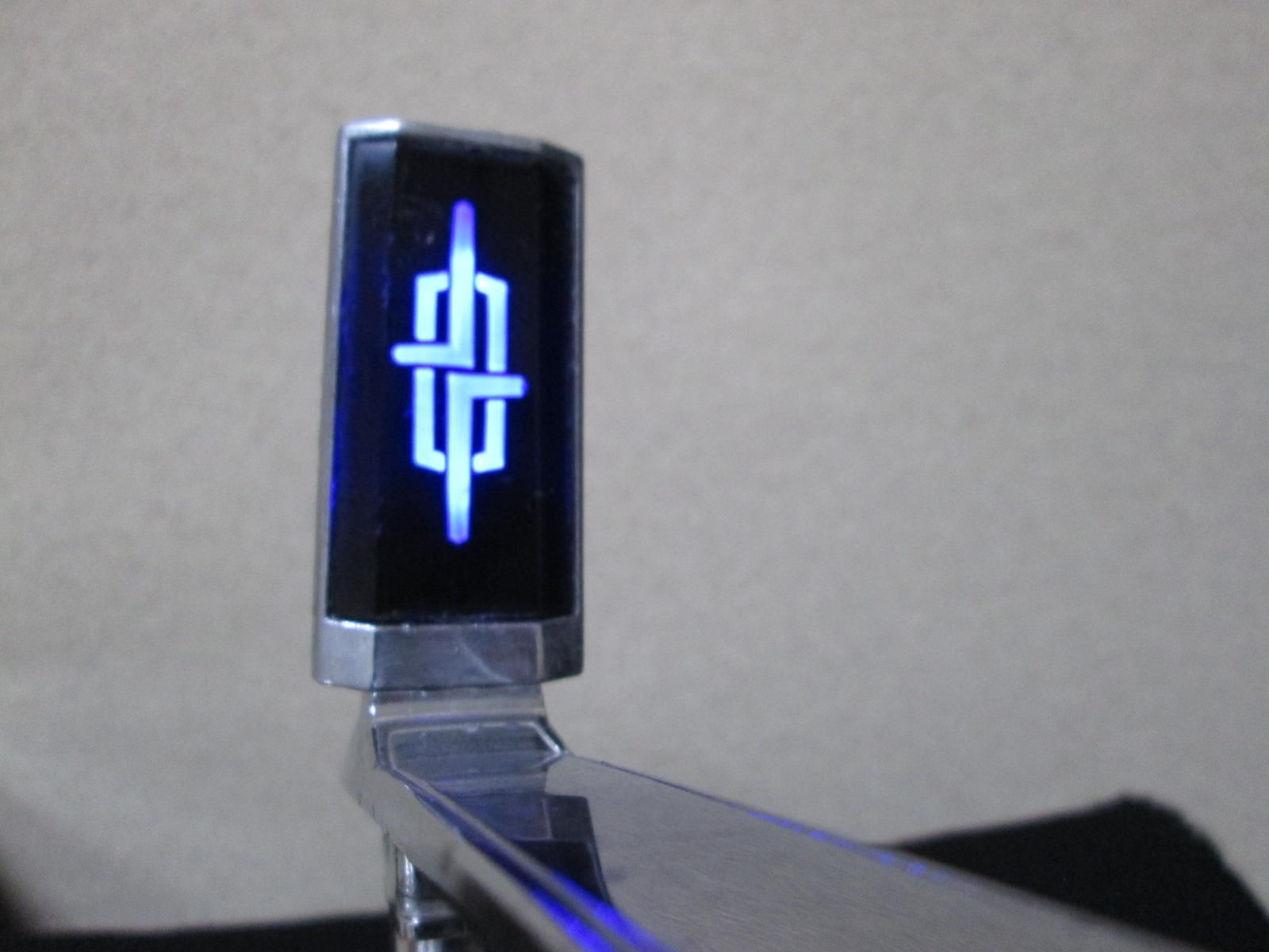 Y30 セドリック | ボンネットマスコット アクリルLED加工 - 【グレイス