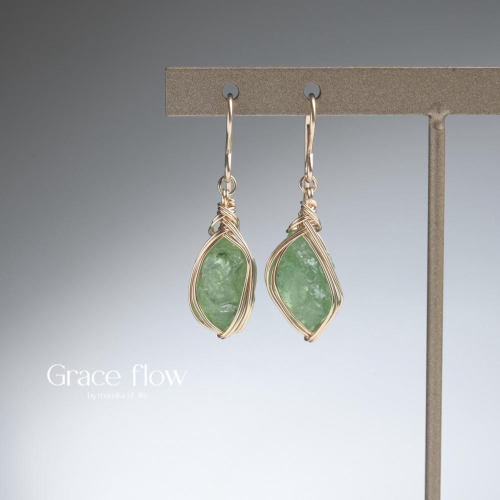 グリーンガーネット 原石 ピアス ワイヤーラッピング 鉱物 ピアス