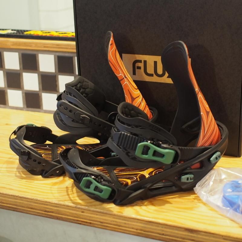 FLUXビンディング EZO | Mサイズ - TRIAL SurfFamily