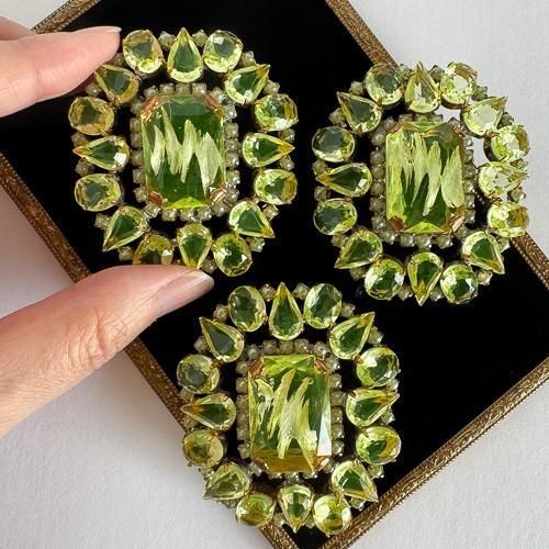 チェコ製 ウランガラスのブローチ 楕円 - チェコ雑貨とチェコ絵本のお