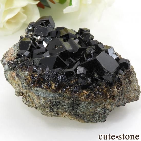 マリ ケーズ産 メラナイト（アンドラダイトガーネット）の母岩付き結晶