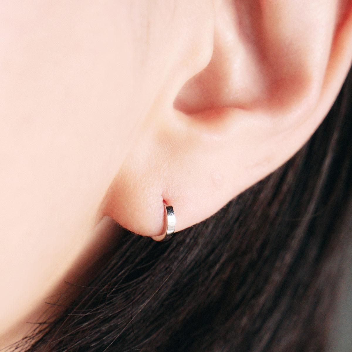 女性へのプレゼント 極小 K14WG フープピアス 14金ホワイトゴールド