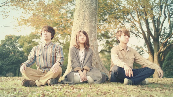 宇宙コンビニ、さらに進化を遂げた新作『月の反射でみてた』をリリース