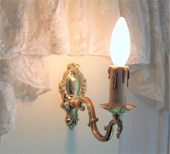 フランスアンティークスタイルのキャンドル型ブラケットライト