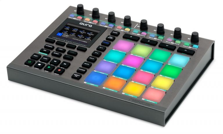 Novation CIRCUIT RHYTHM | バッテリー駆動可能なサンプルベースの