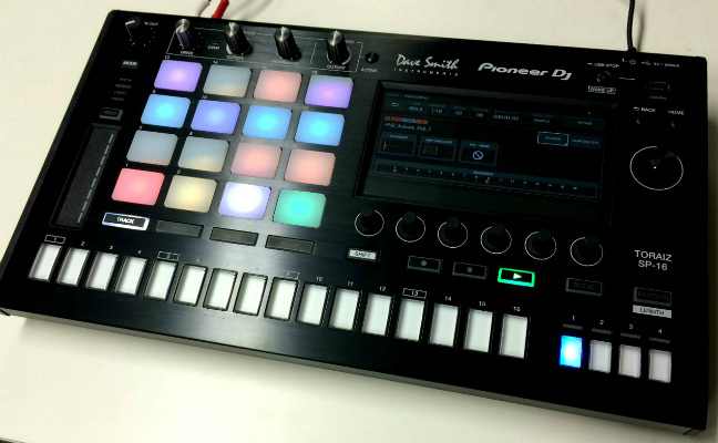 スタンドアロンで動くパッドサンプラーの本格派登場！PioneerDJ TORAIZ