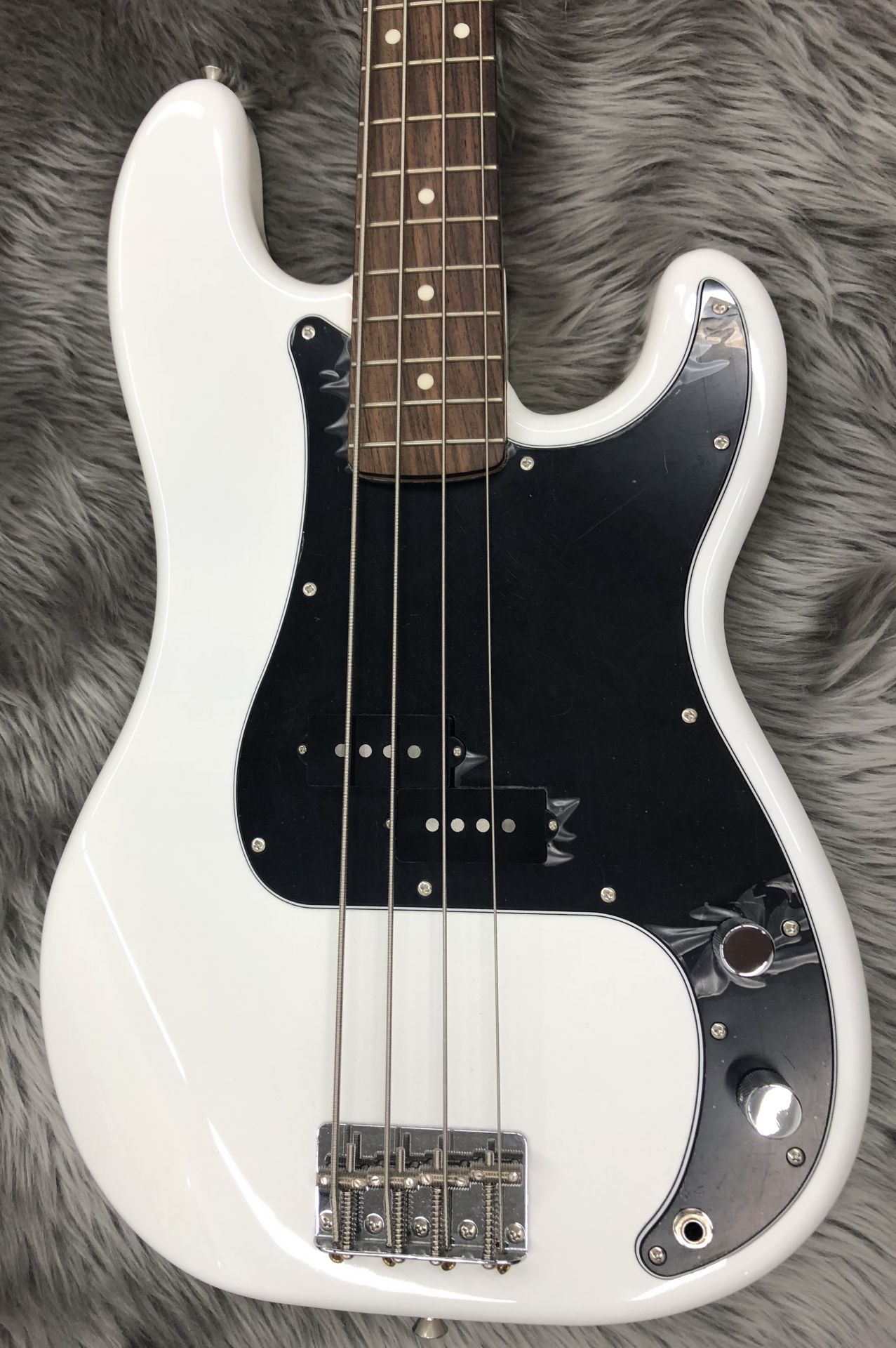 セール品情報】エレキベース Cool Z / ZPB-10R 1点限りのお買得品です