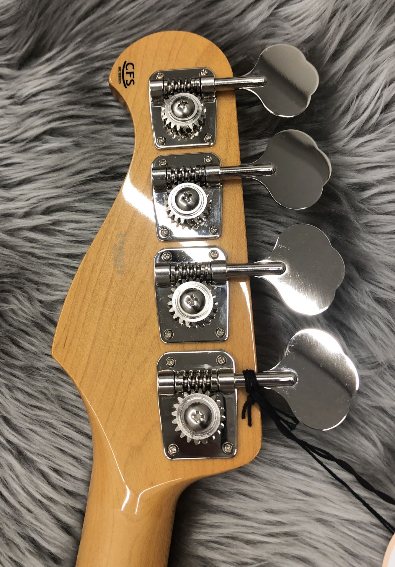 セール品情報】エレキベース Cool Z / ZPB-V/R 1点限りのお買得品です