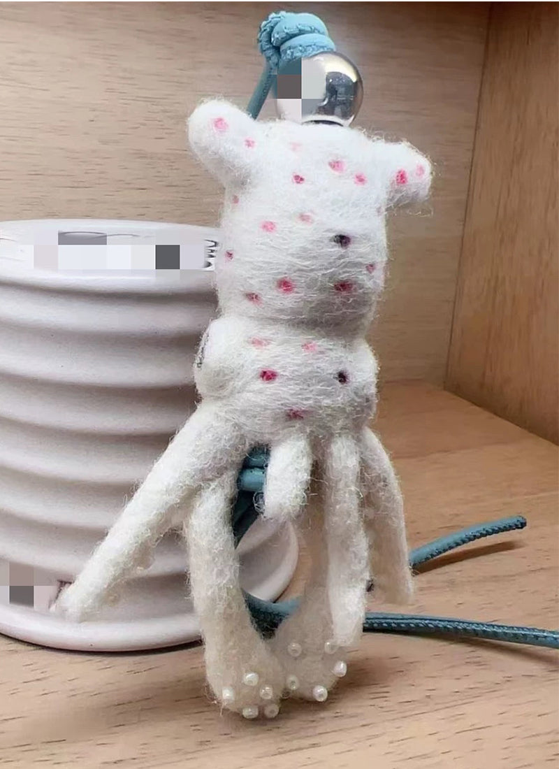 ISOLÉ公式 | バッグチャーム イカ フェルト ISOLE