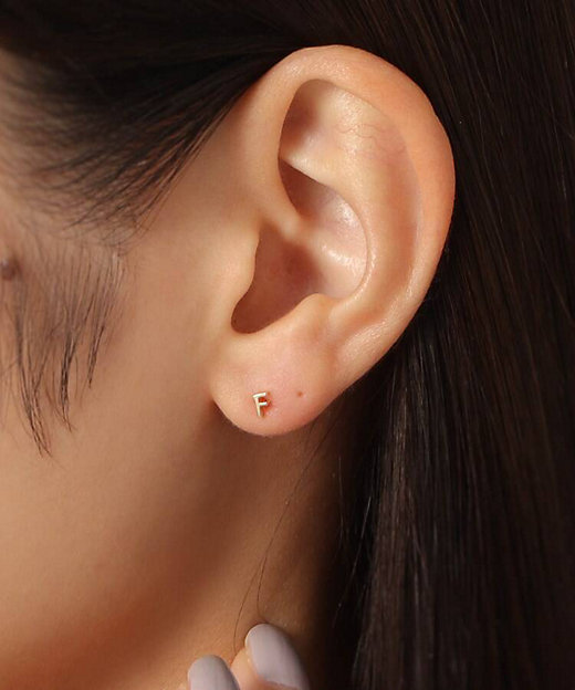 WEB限定】K10イニシャルF スタッドピアス（片耳用