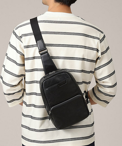 カードケース付き】シュリンクレザーボディバック