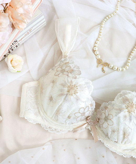 ピア ブラジャー （B－C） ＜リサマリ ミラクル谷間ブラ