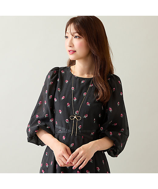 美シルエット】つぼみ刺繍ワンピース（51015501） | Rose
