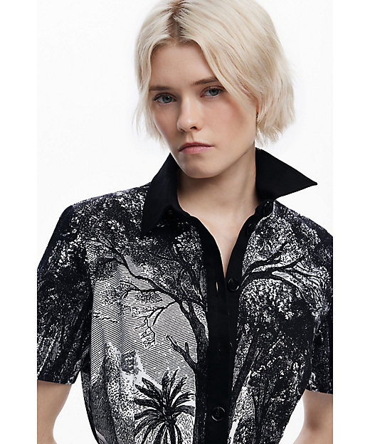 Mr． Christian Lacroixによってデザインされた