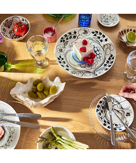 パラティッシ プレート ブラック 各種 | ARABIA/アラビア | 三越伊勢丹