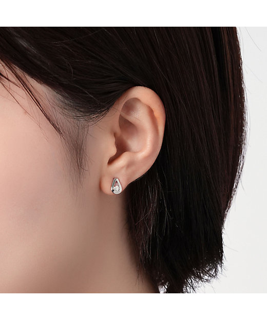プラチナ・ウーマン］ ダイヤモンド ピアス APVA2631 DI