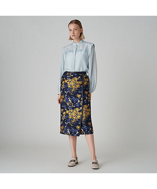 ウォッシャブルシルク スタンドカラーブラウス | maison TOMORROWLAND