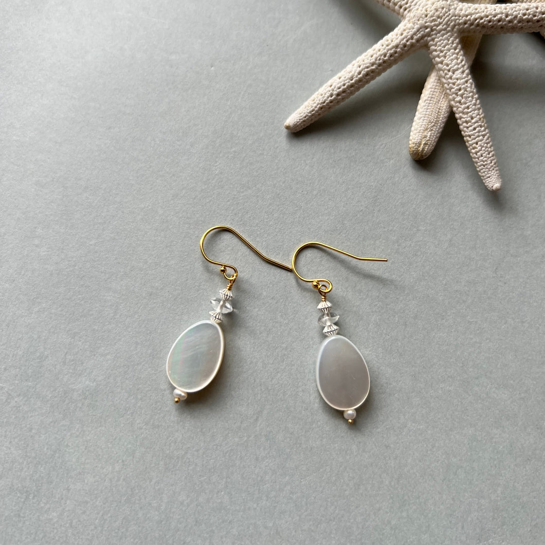 白蝶貝（しずく型）とクオーツのピアス – BRANCHES