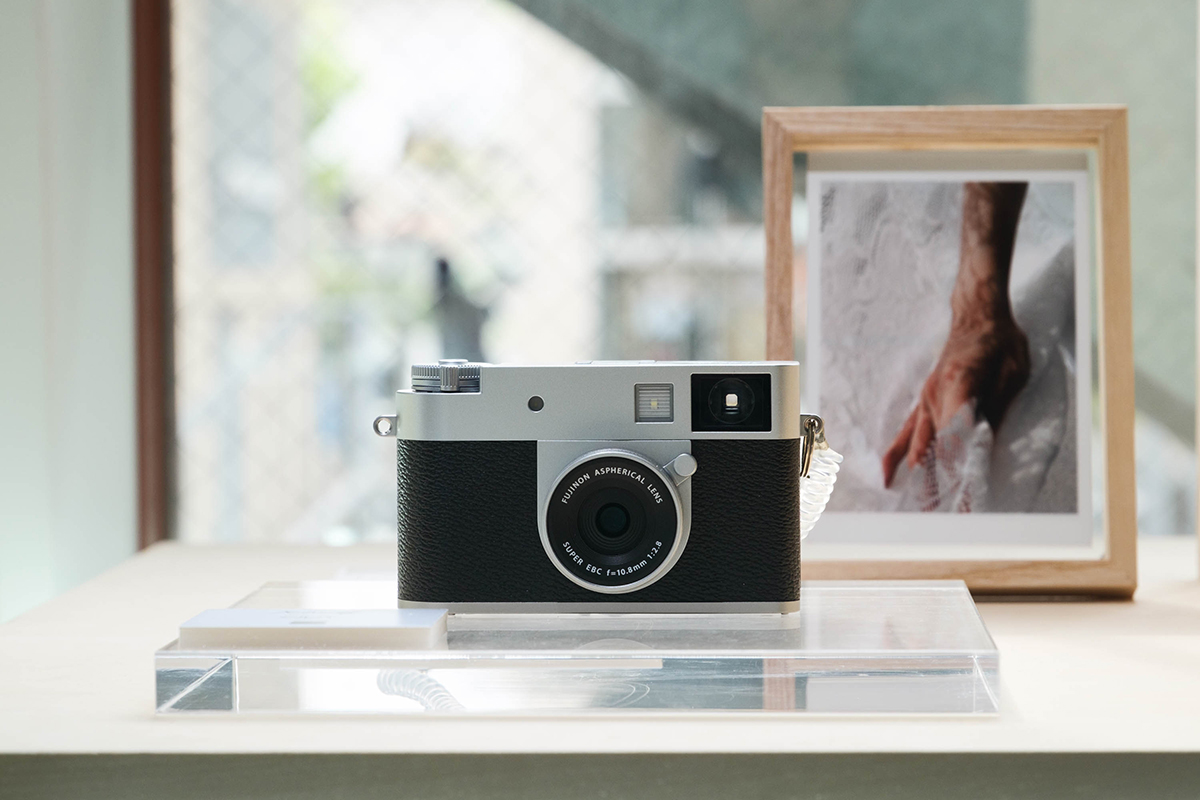 富士フイルムXシリーズ新製品『X half』発売決定！お披露目会を