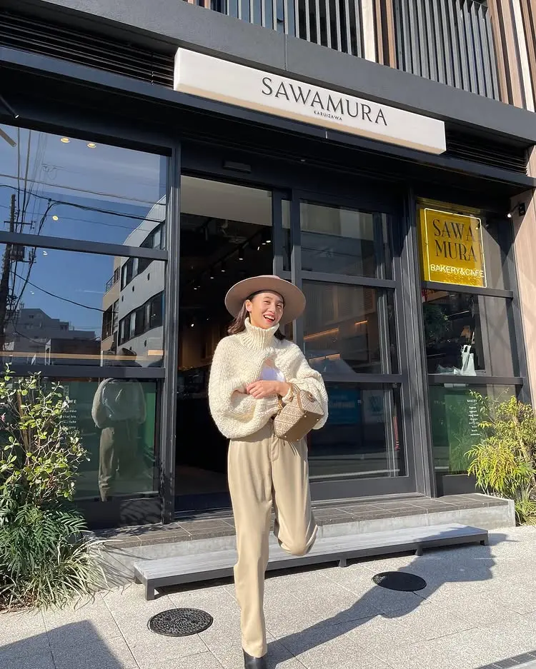 ETRÉ TOKYOの服を着た伊原葵さんのコーデ 私服/衣装/購入先 - Woomy