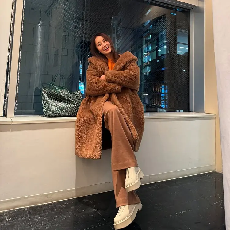 Max Maraの「[テディ] テディベア アイコン コート」を着用した芸能人