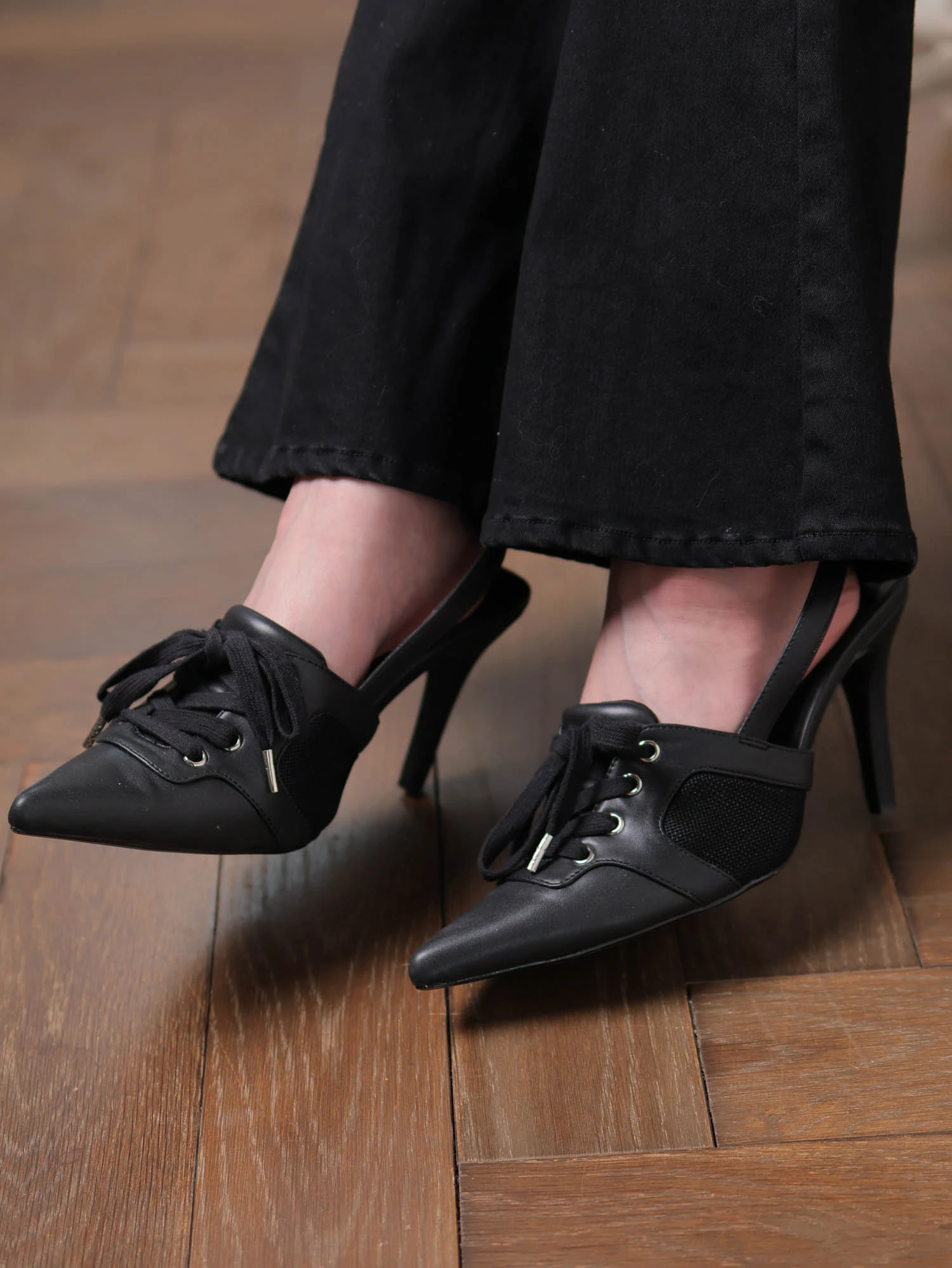 LIP SERVICE（リップサービス）｜ ポインテッドスニーカーミュール