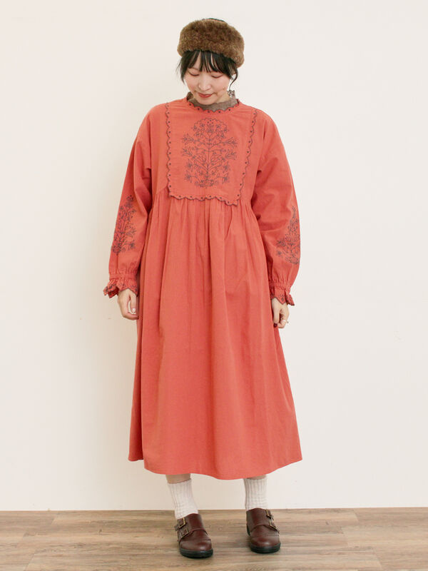 セール】 【S/Mサイズ】配色刺繍ワンピース（グレー/ブラック/レッド