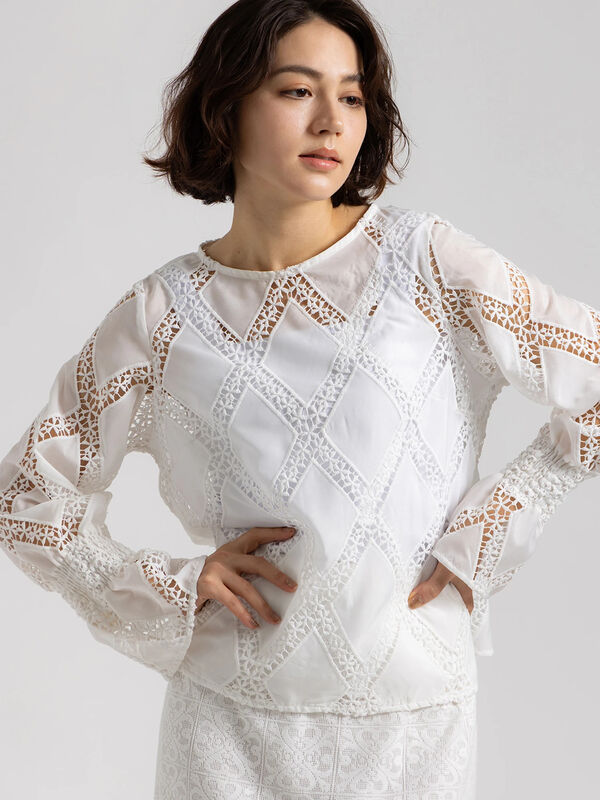 Atelier ChouChou】スクエアレースブラウス（オフホワイト/トップス
